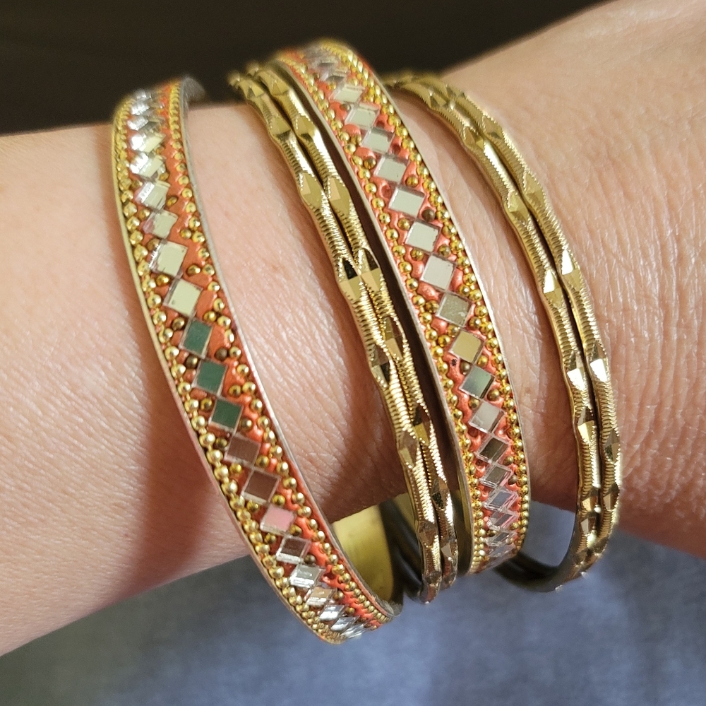 NWT Avenue Boho Stackable Bangles (6 in set)